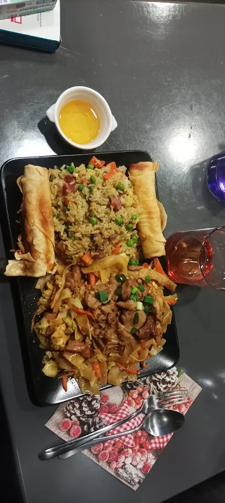Pâte Thaï Riz Cantonais Nems Au Port